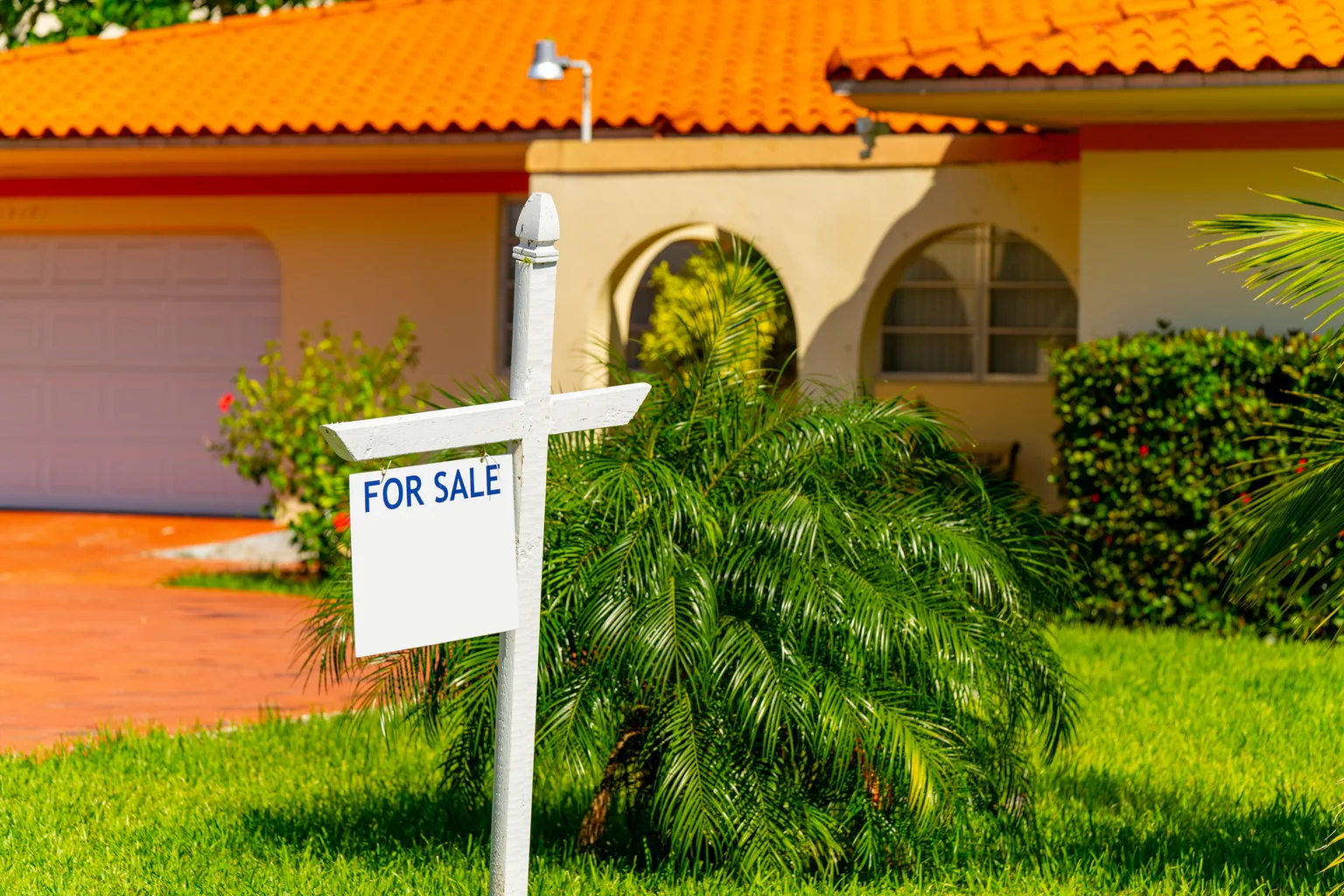 House for sale sign